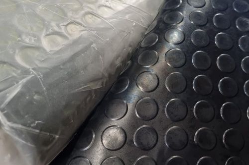 Дорожка автомобильная "пятачок" (толщ. 4 мм, шир. ~1000 мм, дл. ~10 м, вес ~57 кг) Китай